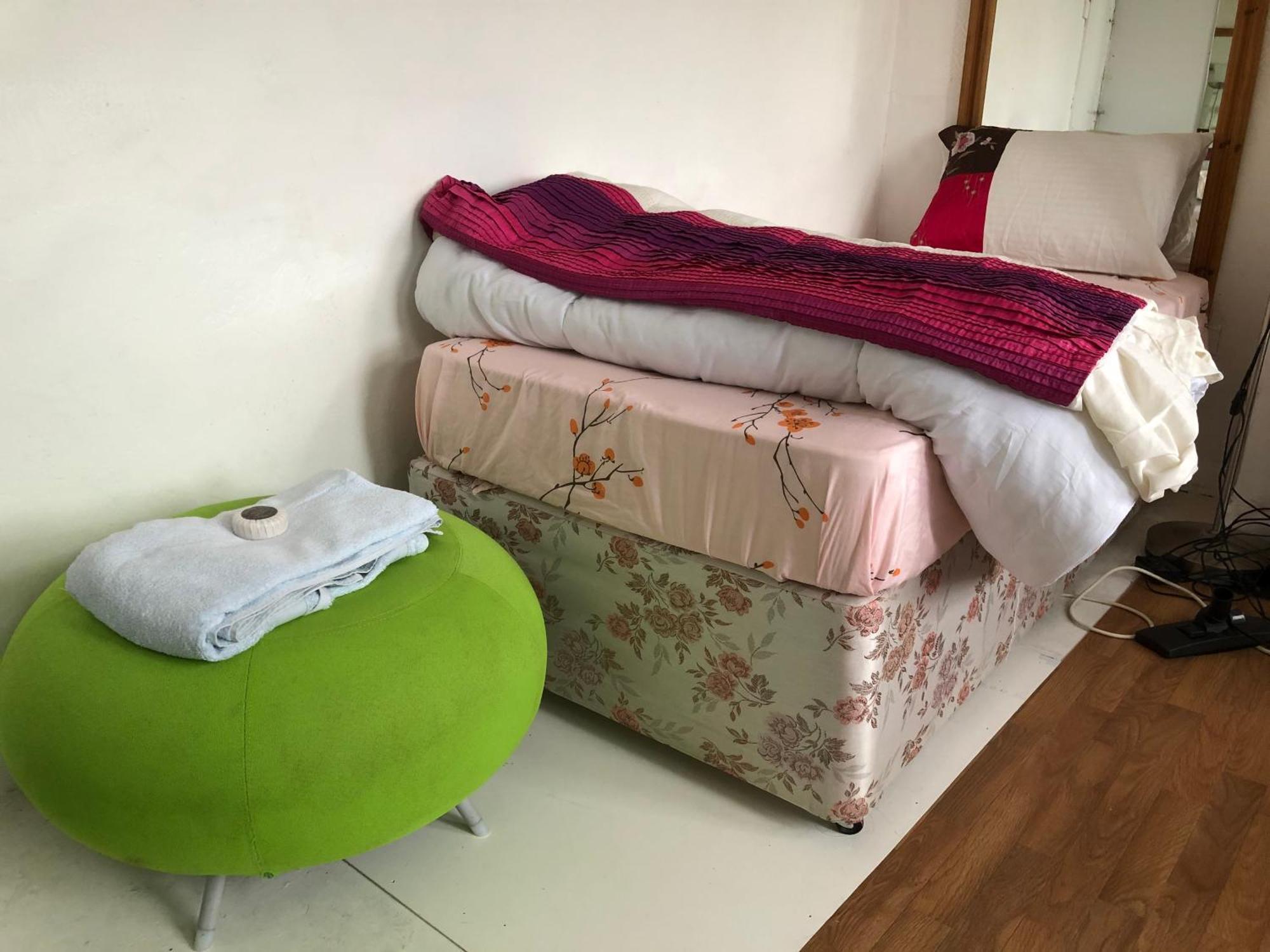 An Extra Large Room With Patio & Own Front Entrance Rotherham Rawmarsh Luaran gambar